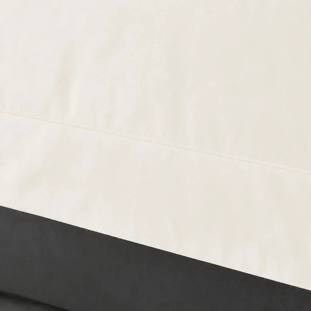 Cream cotton 200TC Oxford duvet cover set with cream one-row satin stitch – close-up view | Linen & Co