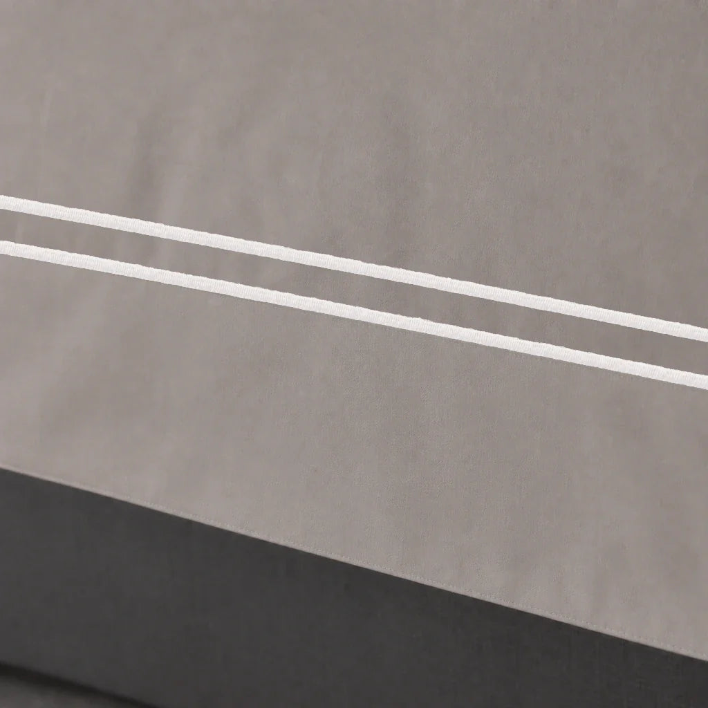 Oxford duvet cover set - Cream Two Row Satin Stitch - close-up border view - Linen and Co