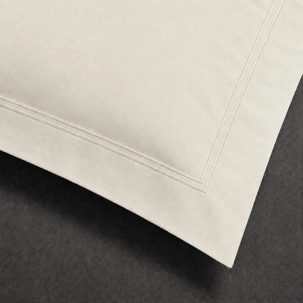Ivory Cream Oxford Pillow Case with Cream two-row satin stitch - border close-up - Linen and Co