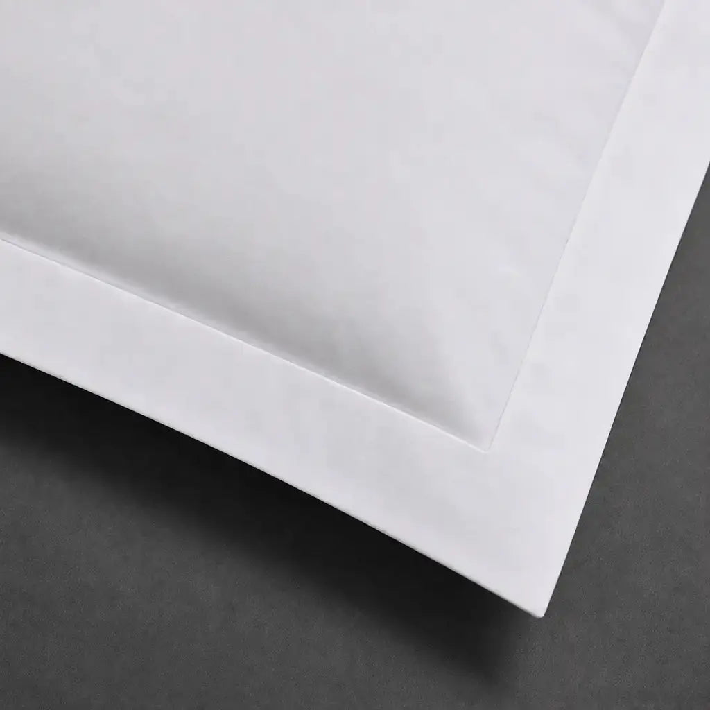 White 100% cotton percale 200TC Oxford pillow case, Standard and King, no satin stitch — close-up detail.