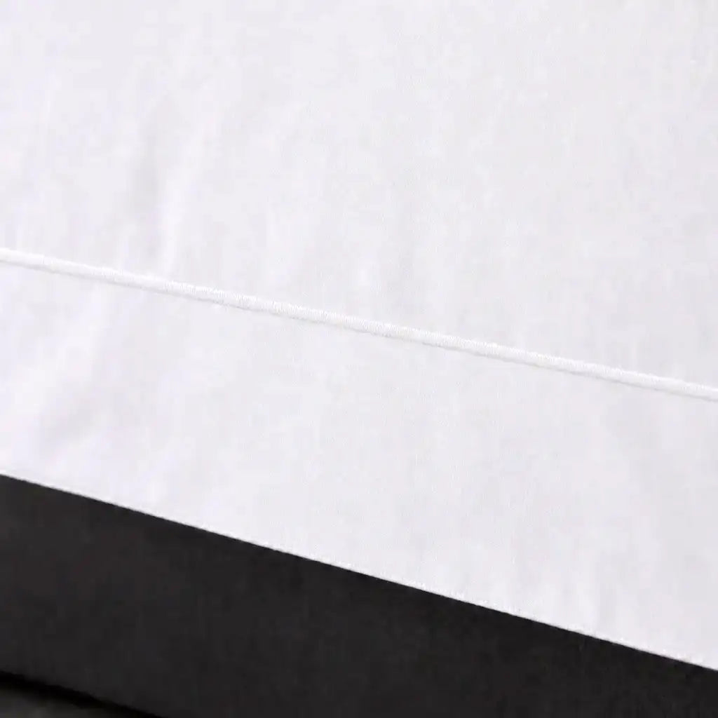 White polycotton percale Oxford duvet cover set with white one-row satin stitch – close-up view | Linen & Co