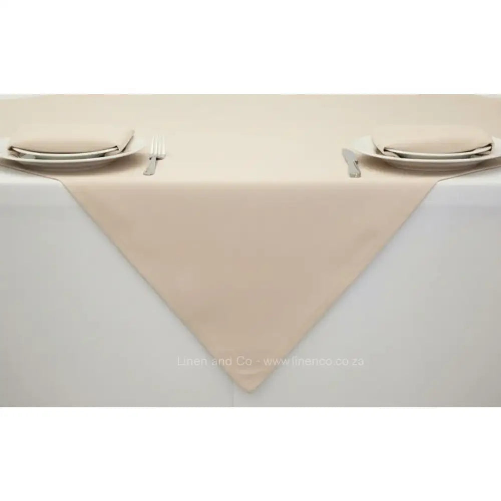 Cream Table Cloth Overlay with napkins