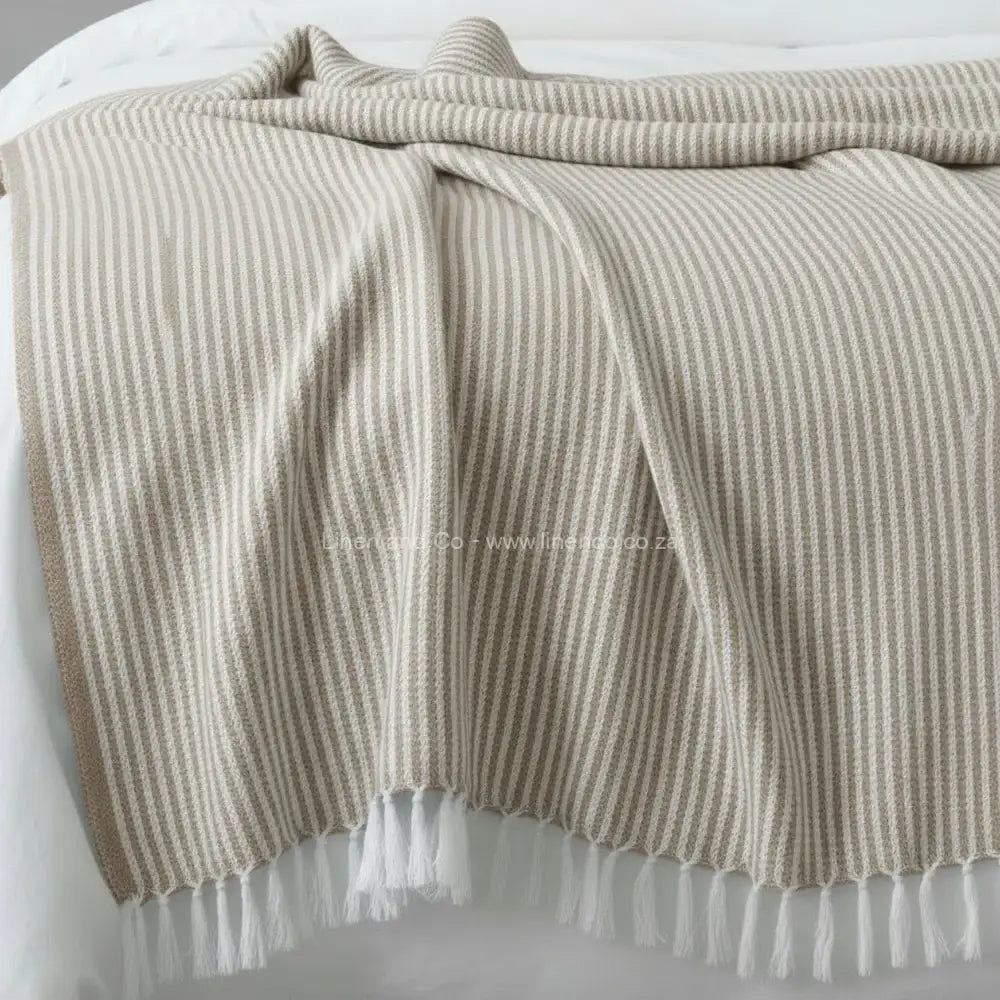 Natural Grey cotton throw, 125x150cm, soft hospitality textile for professional hotel decor by Linen and Co.