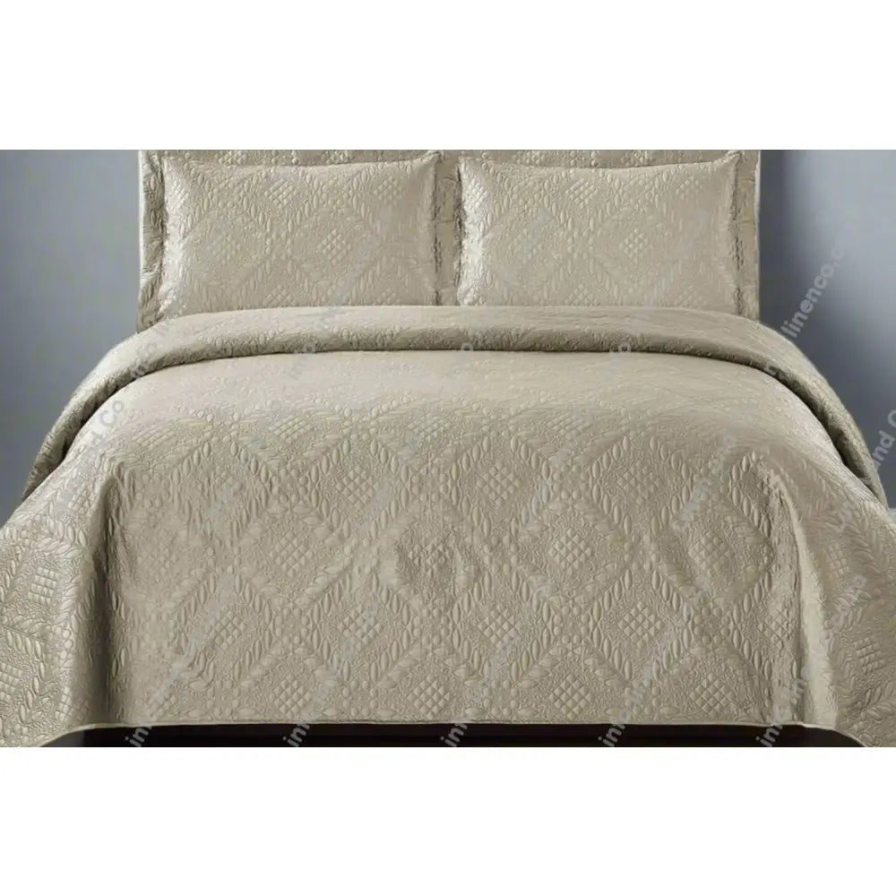 Natural Istanbul design quilted bedspread with matching pillows