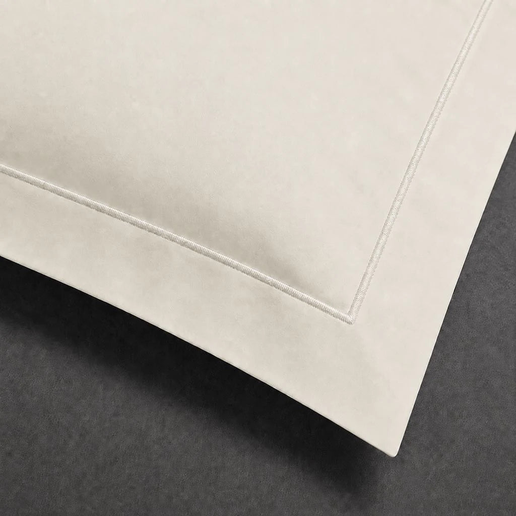 Ivory Cream Oxford Pillow Case with White one-row satin stitch - border close-up - Linen and Co