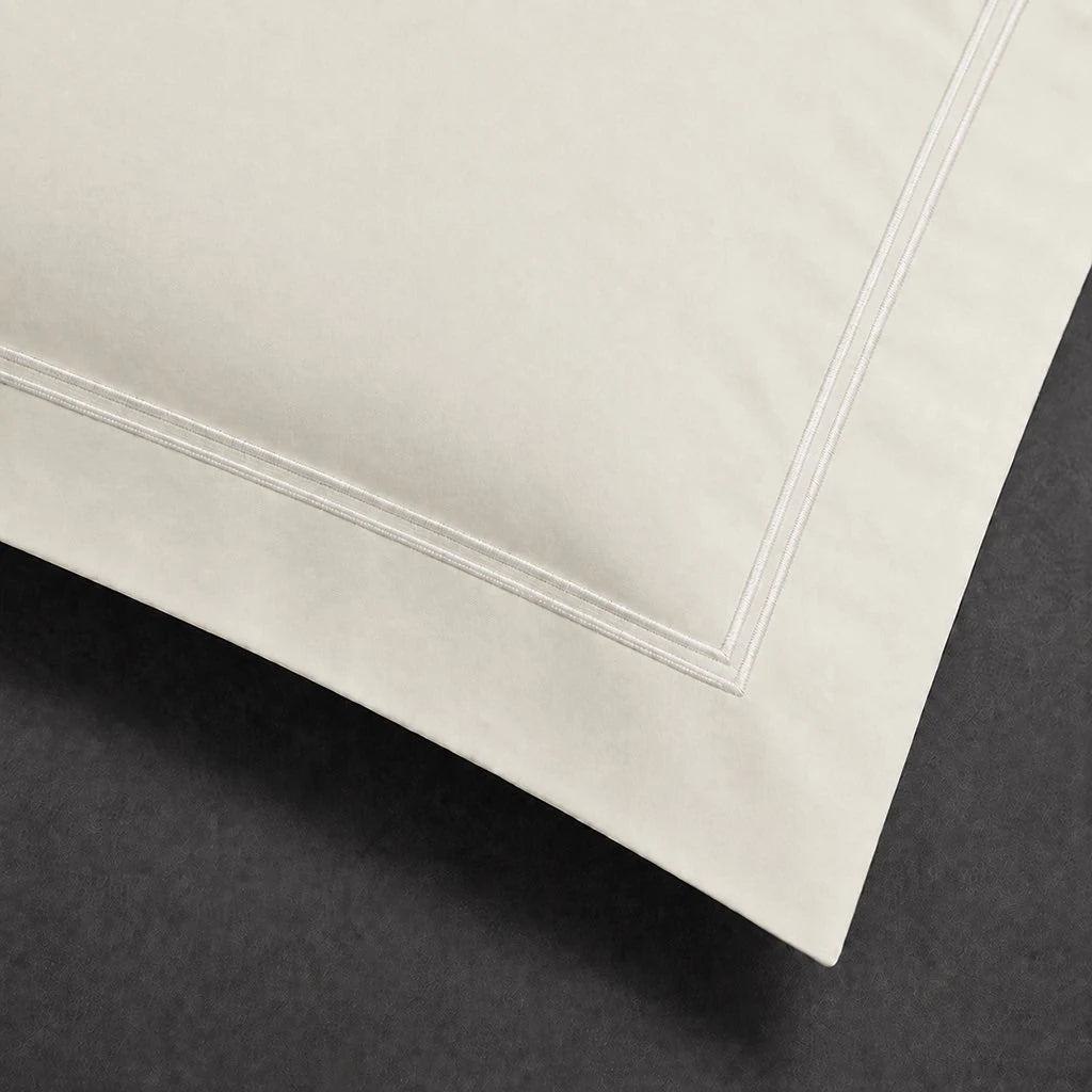 Ivory Cream Oxford Pillow Case with White two-row satin stitch - border close-up - Linen and Co