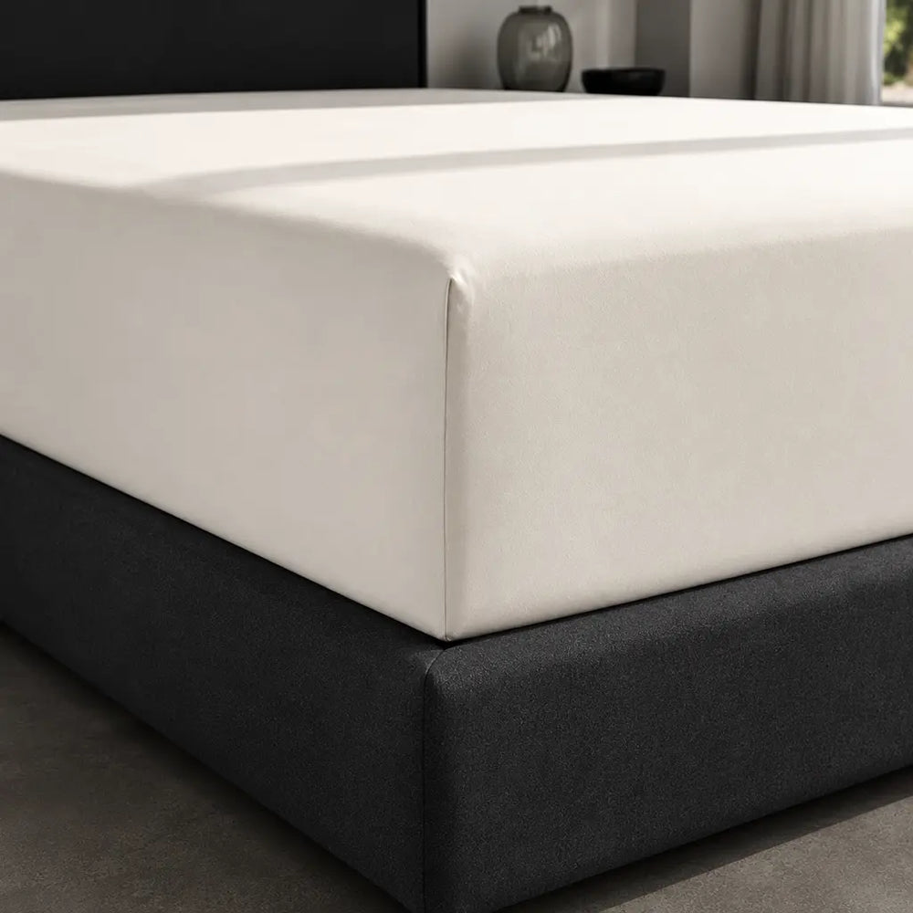 Cream Polycotton Percale 200TC Fitted Sheets extra depth deep pocket corner detail - Linen and Co