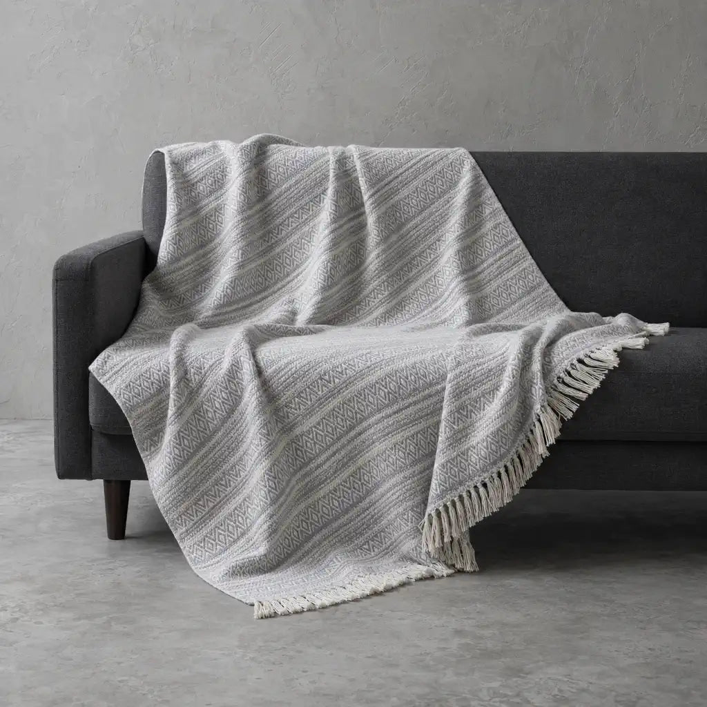 Jenna Cotton Throw in Platinum #Colour_Platinum