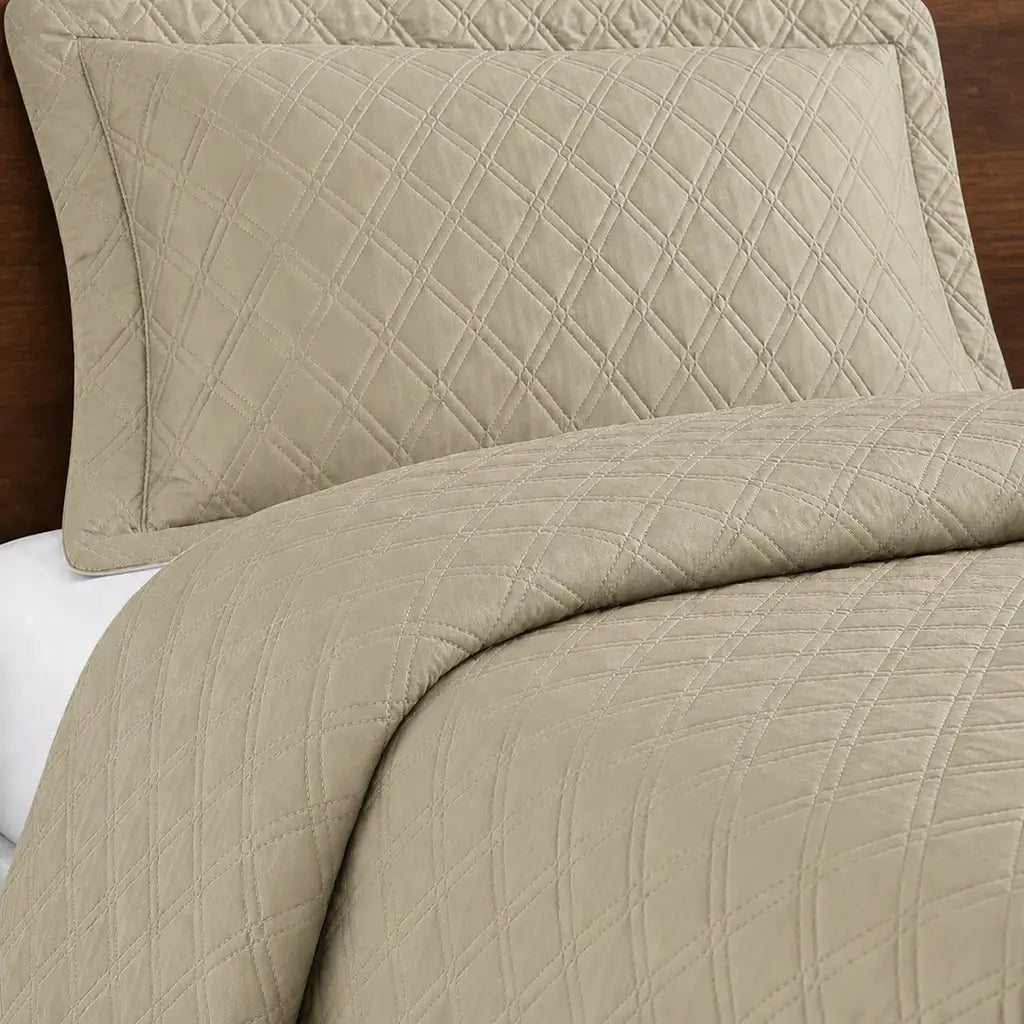 Natural Stanford Quilted Bedspread Set - Close-up detail by Linen and Co