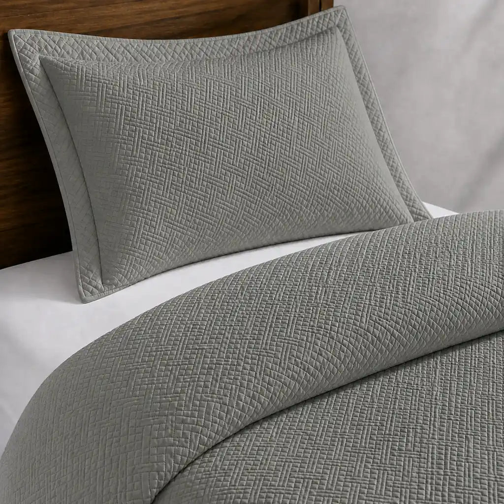 Platinum Rome Quilted Bedspread Set - Close-up detail